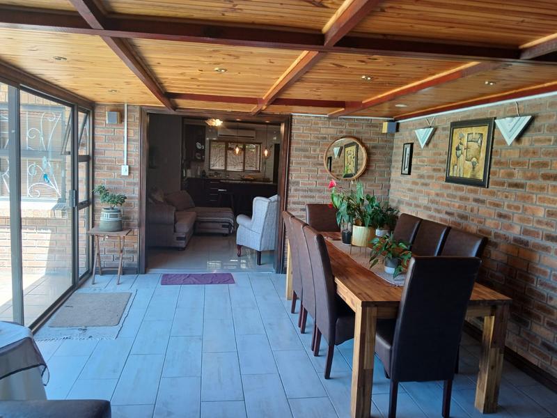 4 Bedroom Property for Sale in Rustdal Western Cape